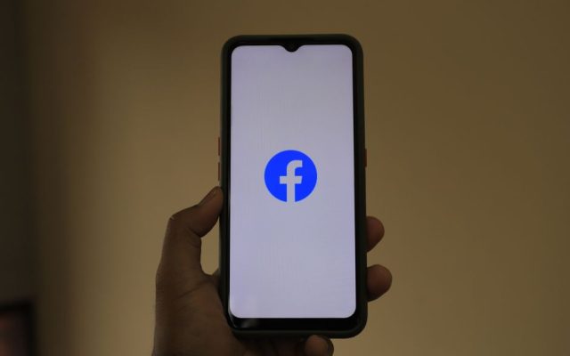 Kaip atsisiųsti video iš „Facebook“ į telefoną ar kompiuterį